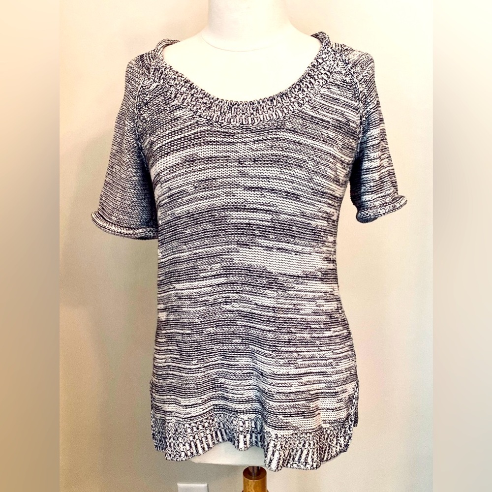 Cabi Black Gray Marled S Effortlessly Chic Minimalist Casual Knit Tunic Sweater